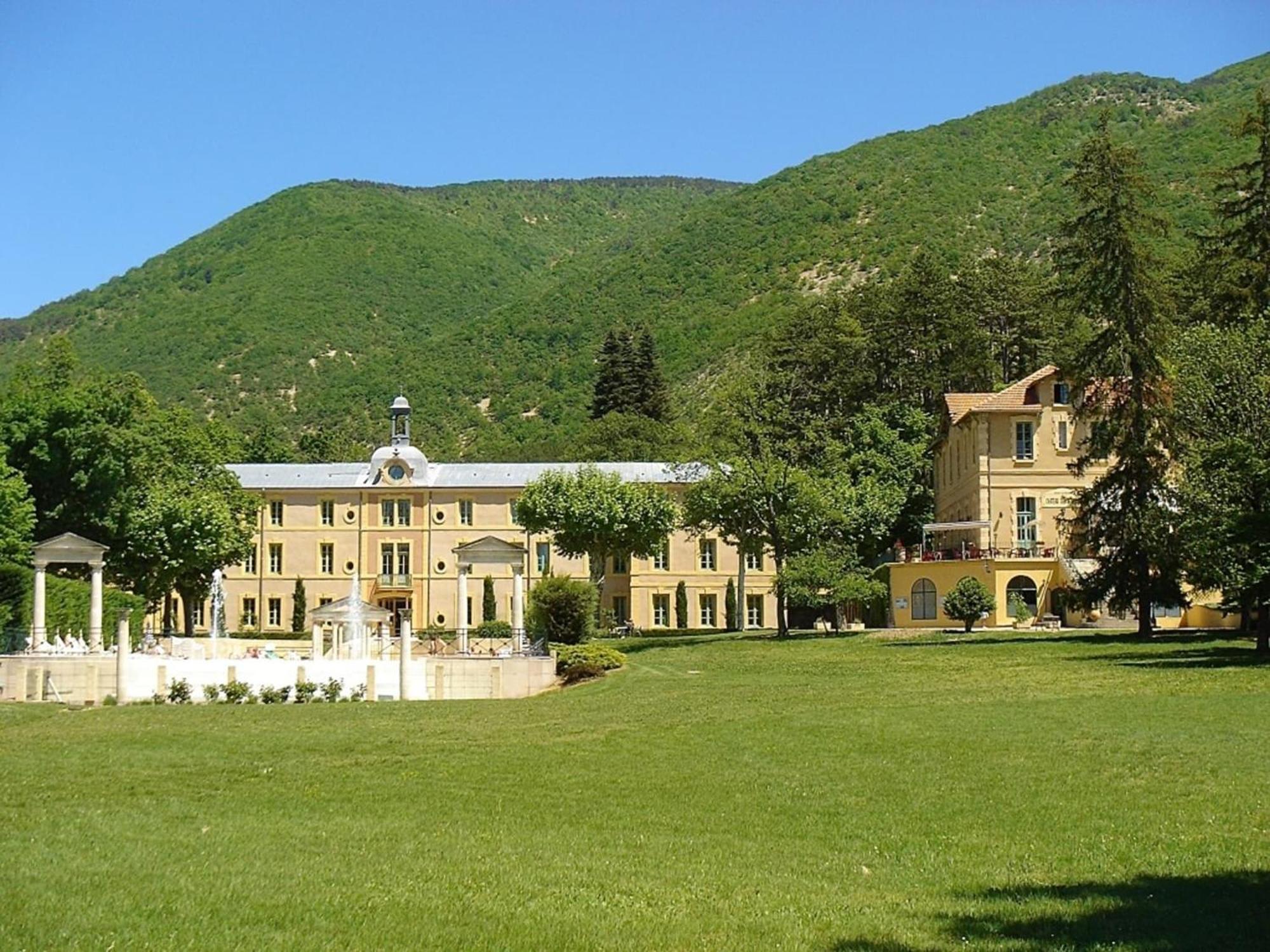 Cozy Apartment With Swimming Pool Terrace Garden Parking Montbrun-les-Bains Exterior photo