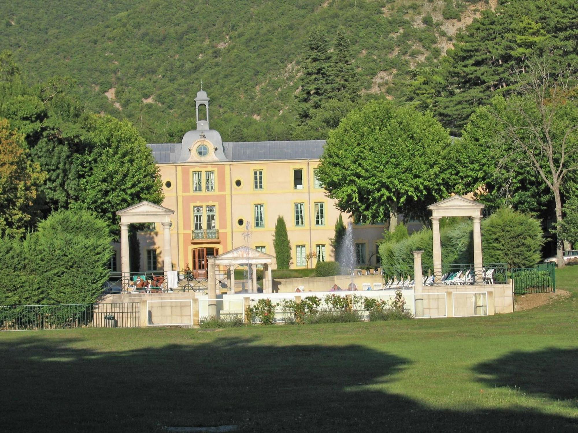 Cozy Apartment With Swimming Pool Terrace Garden Parking Montbrun-les-Bains Exterior photo
